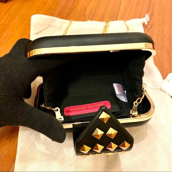 GOLD ROCKSTUDS CLUTCH ❤️ - Picture 9 of 9